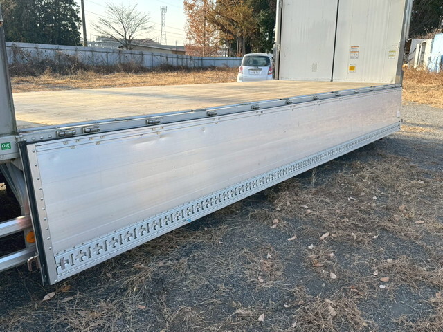 いすゞフォワードアルミウイング中型（4t）[写真17]