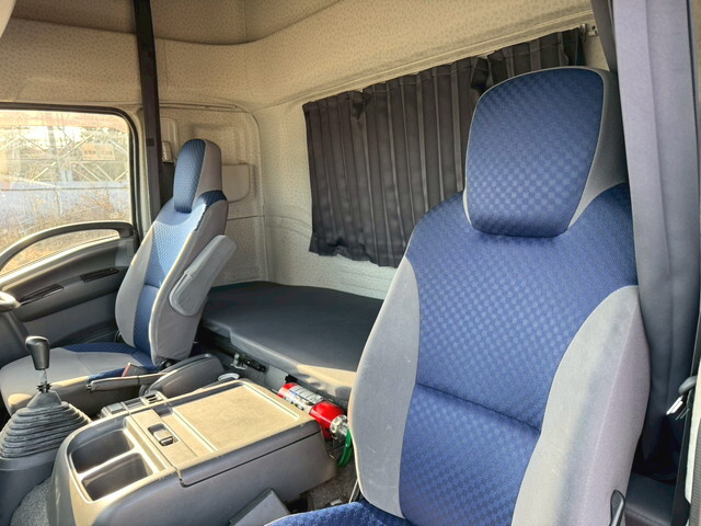 いすゞフォワードアルミウイング中型（4t）[写真26]