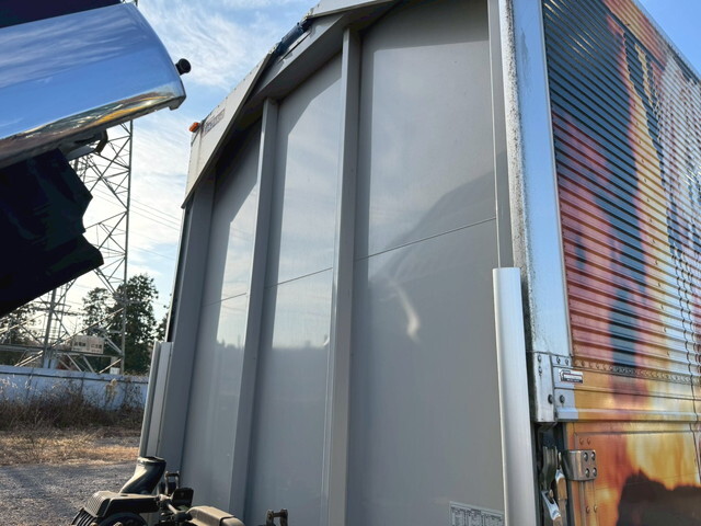 いすゞフォワードアルミウイング中型（4t）[写真30]