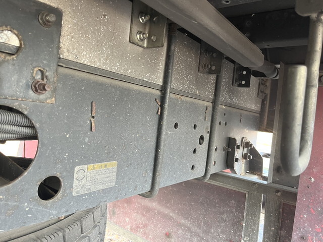 いすゞフォワードアルミウイング中型（4t）[写真36]