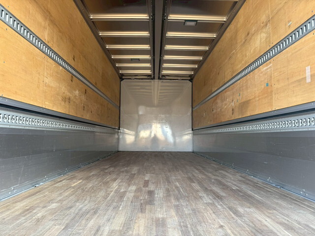 いすゞフォワードアルミウイング中型（4t）[写真09]