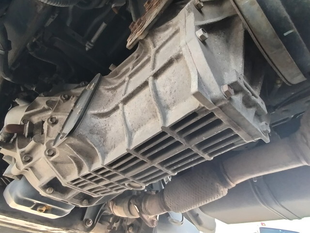 日野デュトロ平ボディ小型（2t・3t）[写真18]