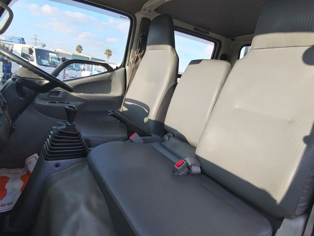 日野デュトロ平ボディ小型（2t・3t）[写真20]