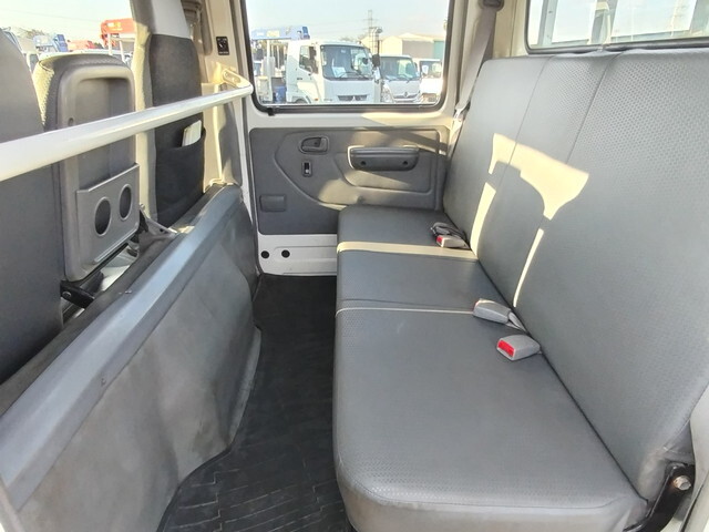日野デュトロ平ボディ小型（2t・3t）[写真22]