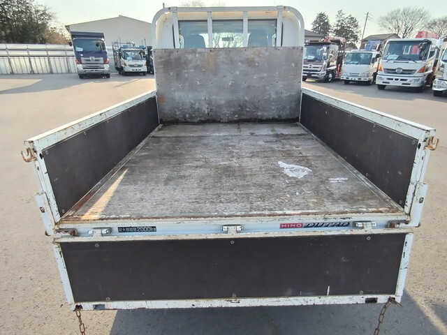 日野デュトロ平ボディ小型（2t・3t）[写真06]