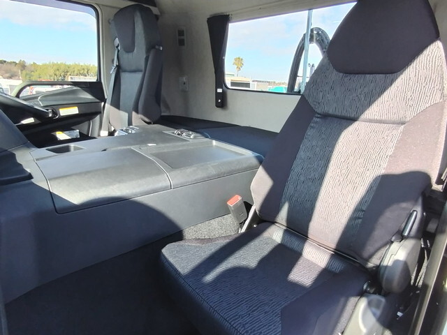 三菱ふそうスーパーグレートトレーラーヘッド（トラクターヘッド）大型（10t）[写真22]