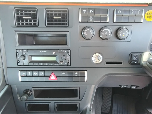 三菱ふそうスーパーグレートトレーラーヘッド（トラクターヘッド）大型（10t）[写真27]