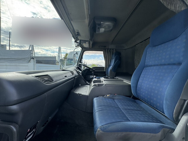 いすゞギガ冷凍車（冷蔵車）大型（10t）[写真11]