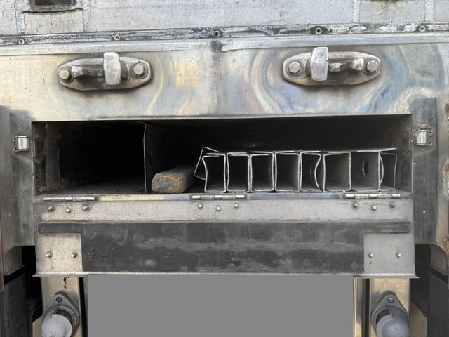 いすゞギガ冷凍車（冷蔵車）大型（10t）[写真30]