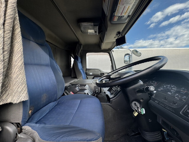 いすゞギガ冷凍車（冷蔵車）大型（10t）[写真09]