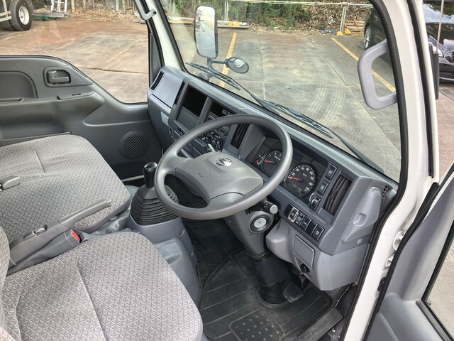 日産アトラス平ボディ小型（2t・3t）[写真15]