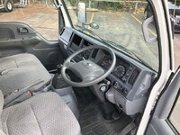 日産アトラス平ボディ小型（2t・3t）[写真16]