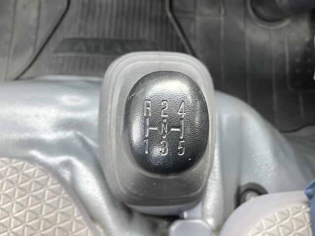 日産アトラス平ボディ小型（2t・3t）[写真17]