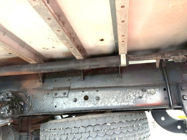 三菱ふそうファイターアルミウイング中型（4t）[写真14]