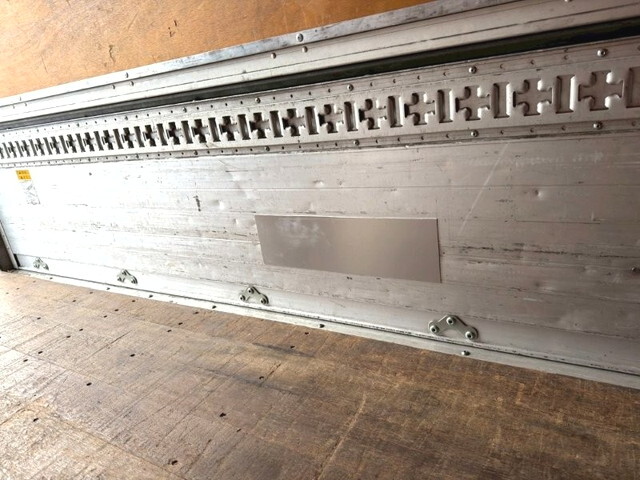 三菱ふそうファイターアルミウイング中型（4t）[写真18]