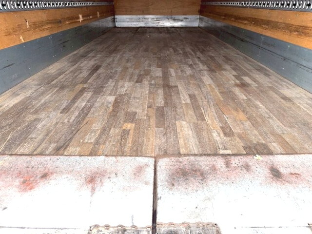 三菱ふそうファイターアルミバン中型（4t）[写真10]