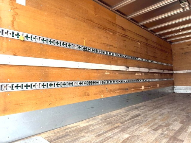 三菱ふそうファイターアルミバン中型（4t）[写真11]