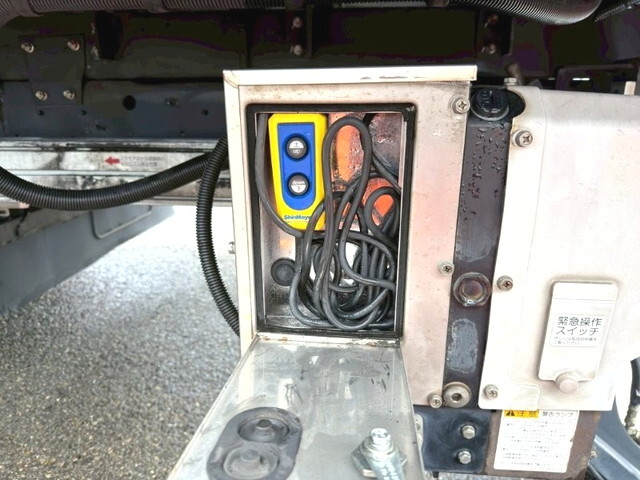 三菱ふそうファイターアルミバン中型（4t）[写真13]