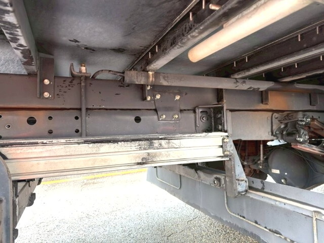 三菱ふそうファイターアルミバン中型（4t）[写真15]