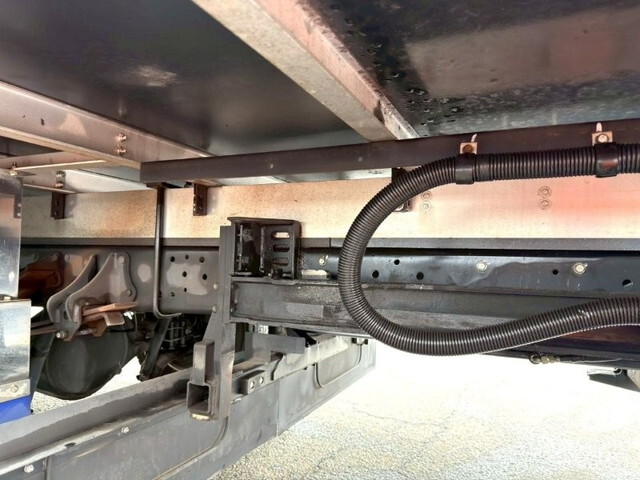 日野レンジャー冷凍車（冷蔵車）中型（4t）[写真12]