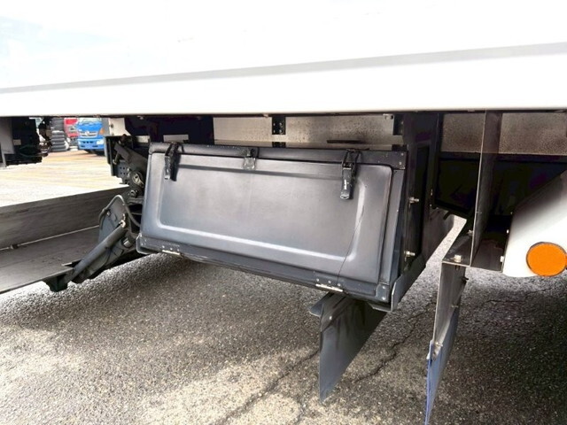 日野レンジャー冷凍車（冷蔵車）中型（4t）[写真14]