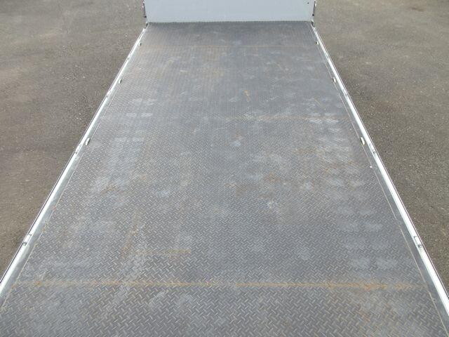 いすゞエルフアルミブロック小型（2t・3t）[写真10]