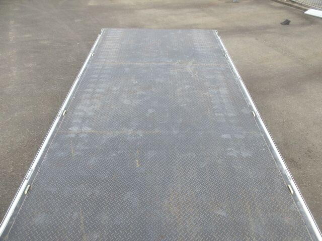 いすゞエルフアルミブロック小型（2t・3t）[写真11]