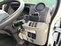 三菱ふそうキャンター平ボディ小型（2t・3t）[写真14]