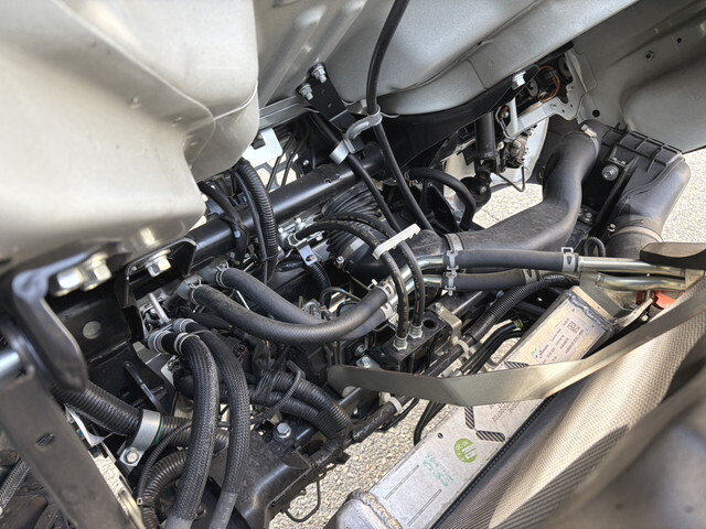 三菱ふそうキャンター平ボディ小型（2t・3t）[写真18]