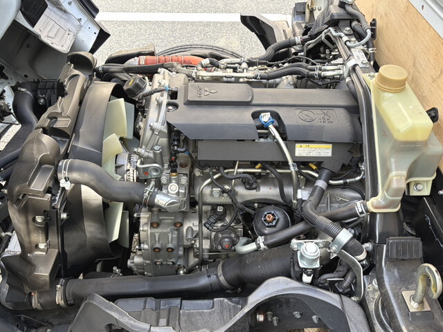 三菱ふそうキャンター平ボディ小型（2t・3t）[写真23]