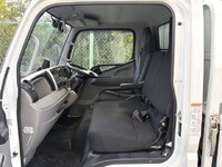 三菱ふそうキャンター平ボディ小型（2t・3t）[写真30]