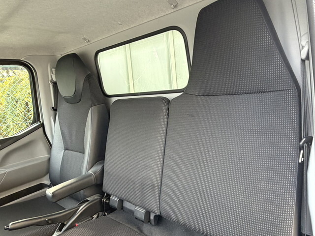 三菱ふそうキャンター平ボディ小型（2t・3t）[写真32]