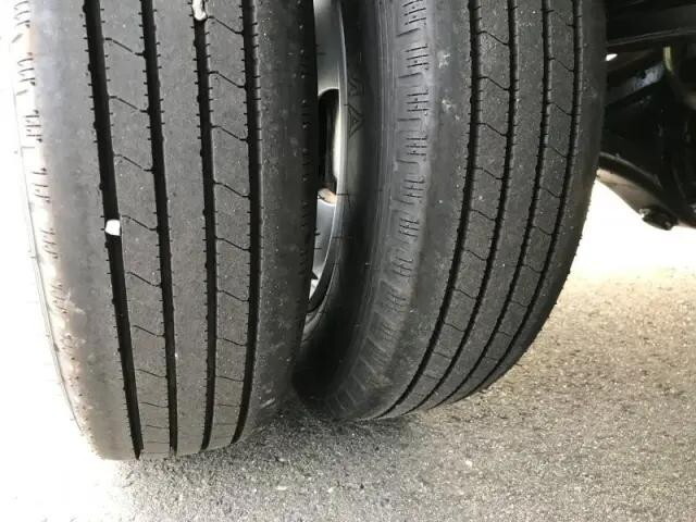 三菱ふそうキャンター平ボディ小型（2t・3t）[写真21]