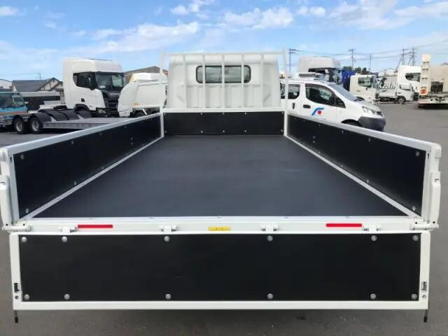 三菱ふそうキャンター平ボディ小型（2t・3t）[写真06]