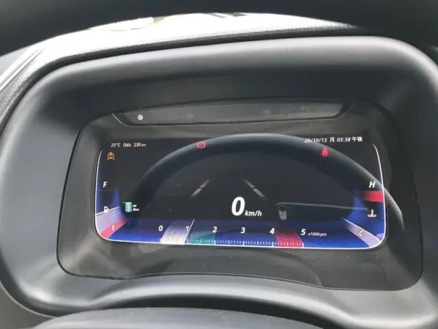 三菱ふそうキャンター平ボディ小型（2t・3t）[写真08]