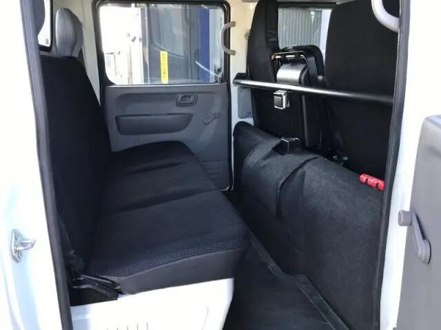 三菱ふそうキャンターダブルキャブ（Wキャブ）小型（2t・3t）[写真12]