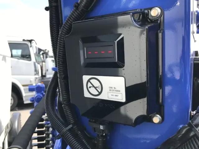 三菱ふそうキャンタークレーン5段小型（2t・3t）[写真30]