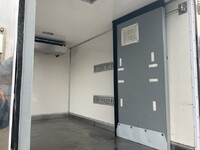 いすゞエルフ冷凍車（冷蔵車）小型（2t・3t）[写真16]