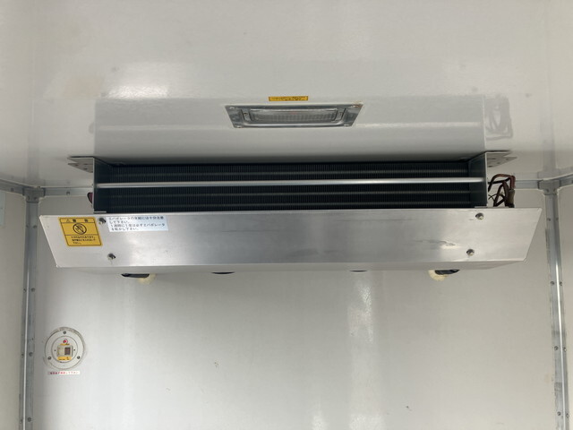 いすゞエルフ冷凍車（冷蔵車）小型（2t・3t）[写真16]