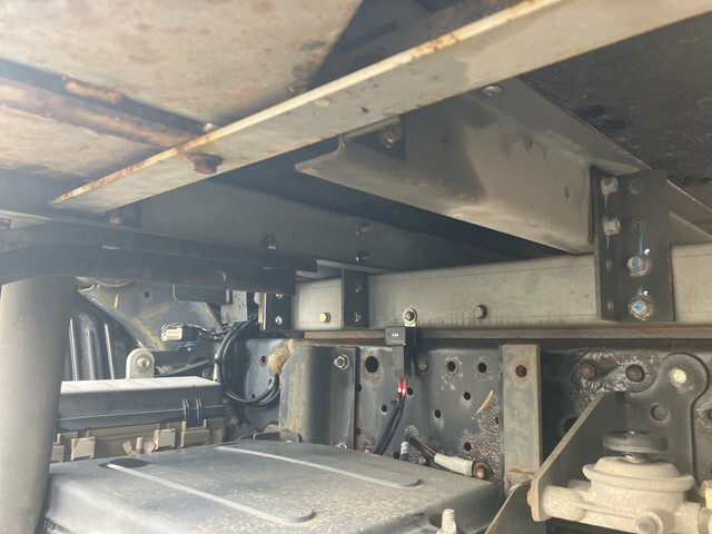 いすゞエルフ冷凍車（冷蔵車）小型（2t・3t）[写真21]