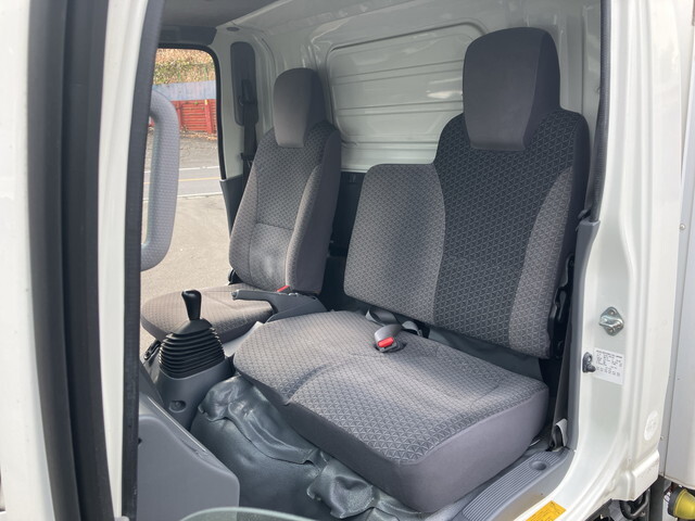 いすゞエルフ冷凍車（冷蔵車）小型（2t・3t）[写真30]