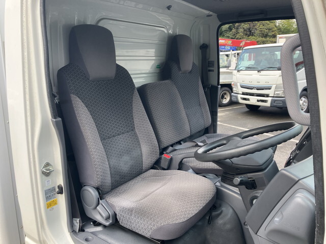 いすゞエルフ冷凍車（冷蔵車）小型（2t・3t）[写真31]