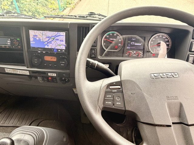 いすゞフォワードアルミウイング中型（4t）[写真17]