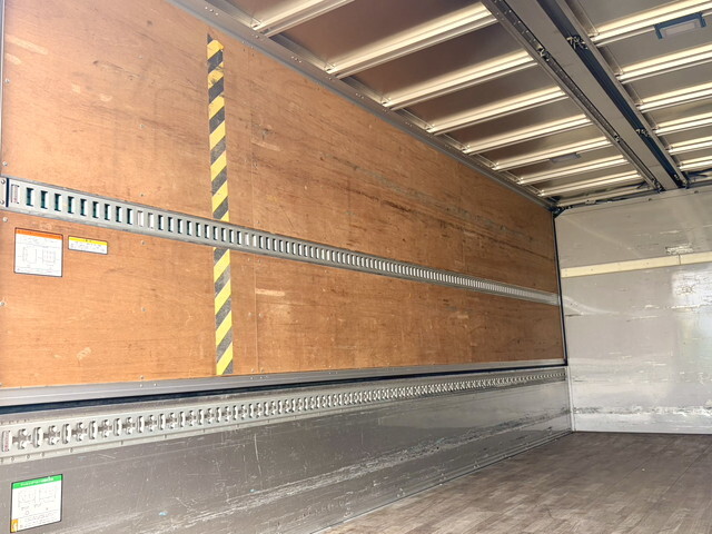 いすゞフォワードアルミウイング中型（4t）[写真21]