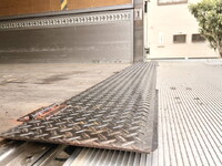 いすゞフォワードアルミウイング中型（4t）[写真26]