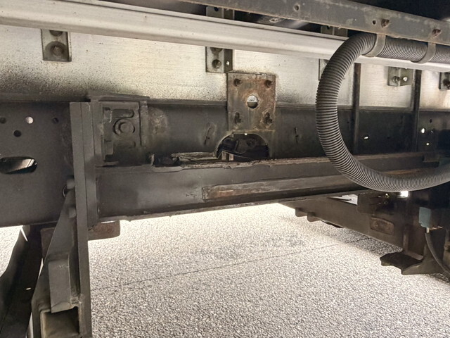 いすゞフォワードアルミウイング中型（4t）[写真31]