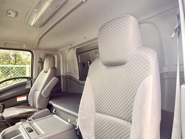 いすゞフォワードアルミウイング中型（4t）[写真38]