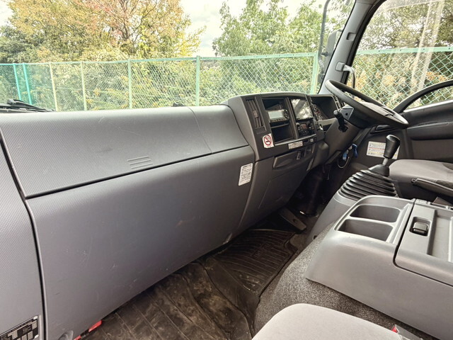 いすゞフォワードアルミウイング中型（4t）[写真39]