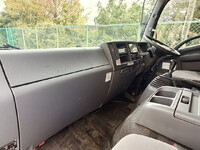 いすゞフォワードアルミウイング中型（4t）[写真40]