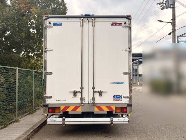 いすゞフォワードアルミウイング中型（4t）[写真04]